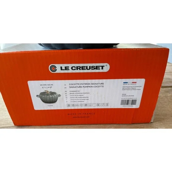 Le Creuset Enameled Cast Iron Pumpkin Cocotte 4 qt Thyme Green Gold Knob NEW - Picture 9 of 9
